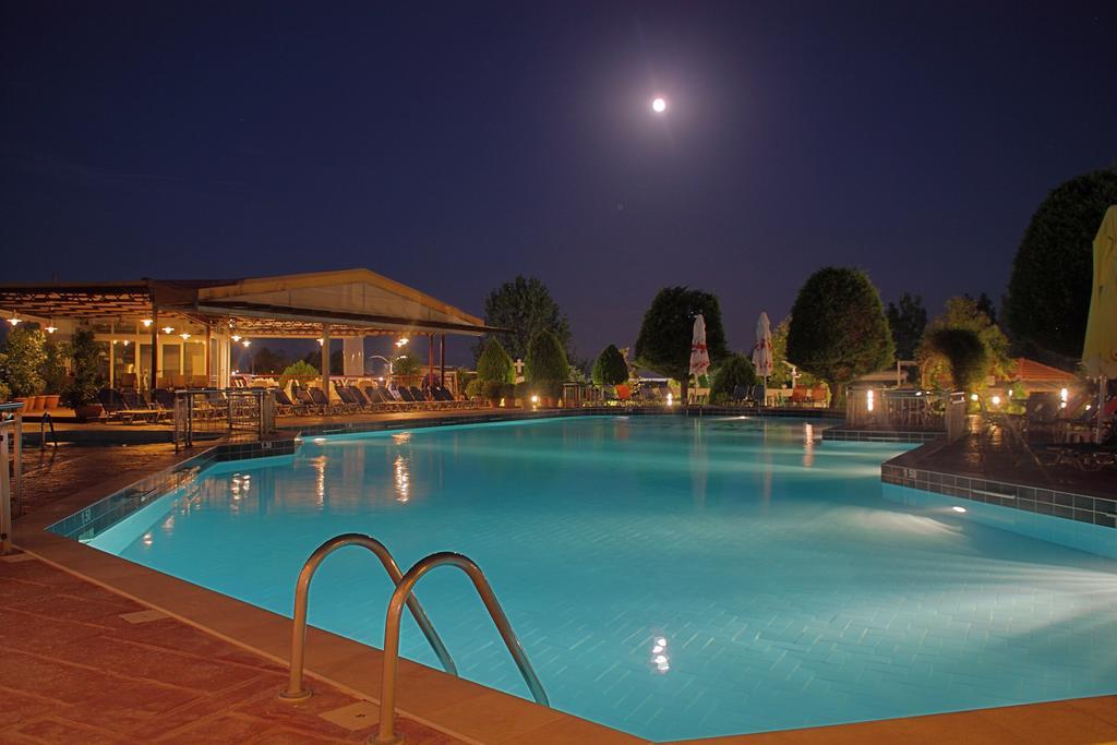 Grand Platon Hotel Olympiaki Akti Bagian luar foto