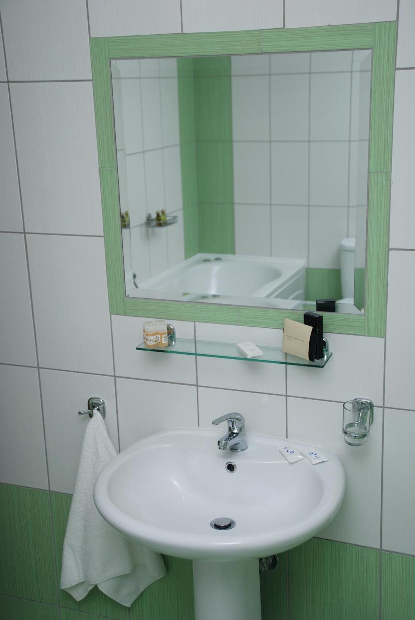 Grand Platon Hotel Olympiaki Akti Bagian luar foto