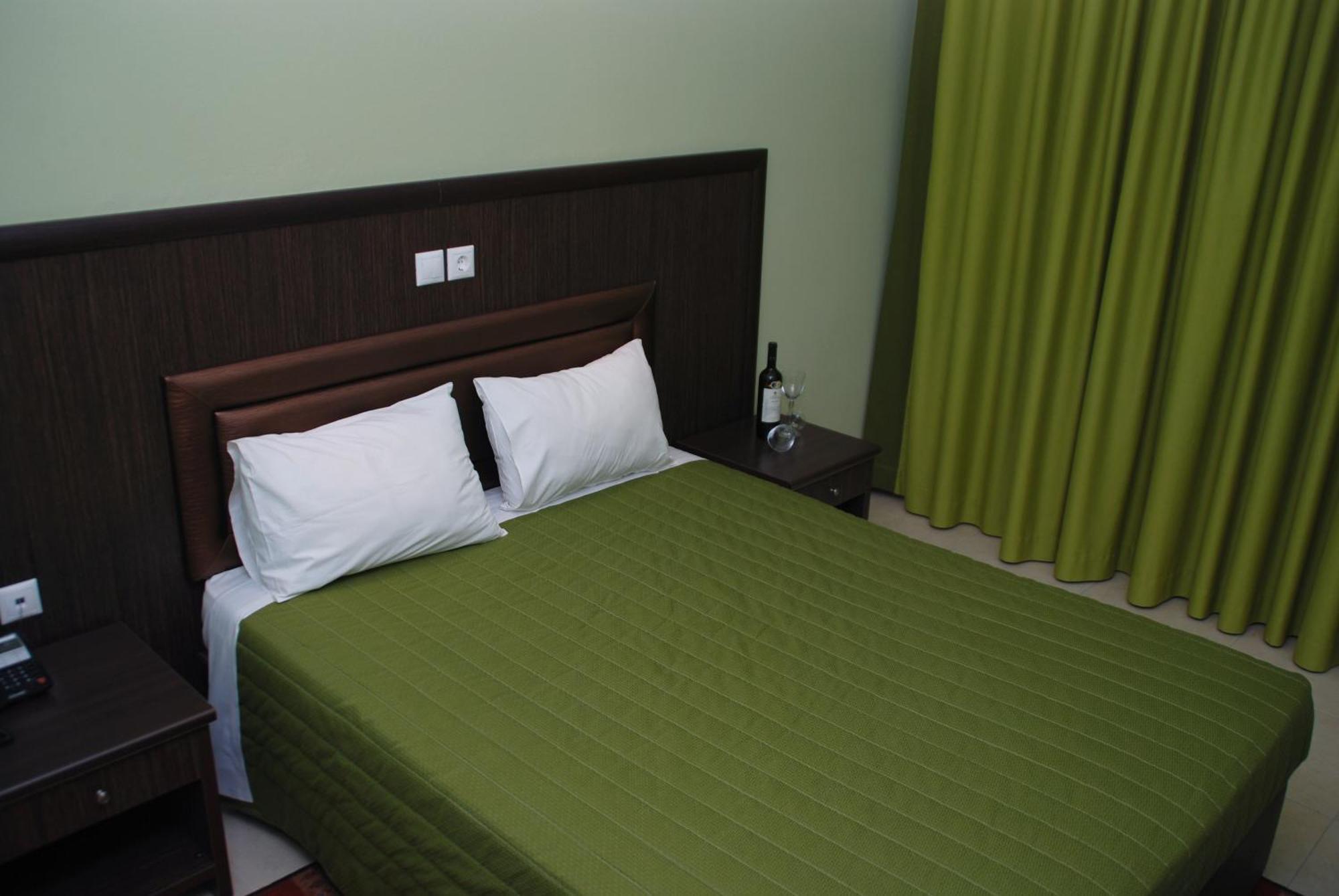 Grand Platon Hotel Olympiaki Akti Bagian luar foto