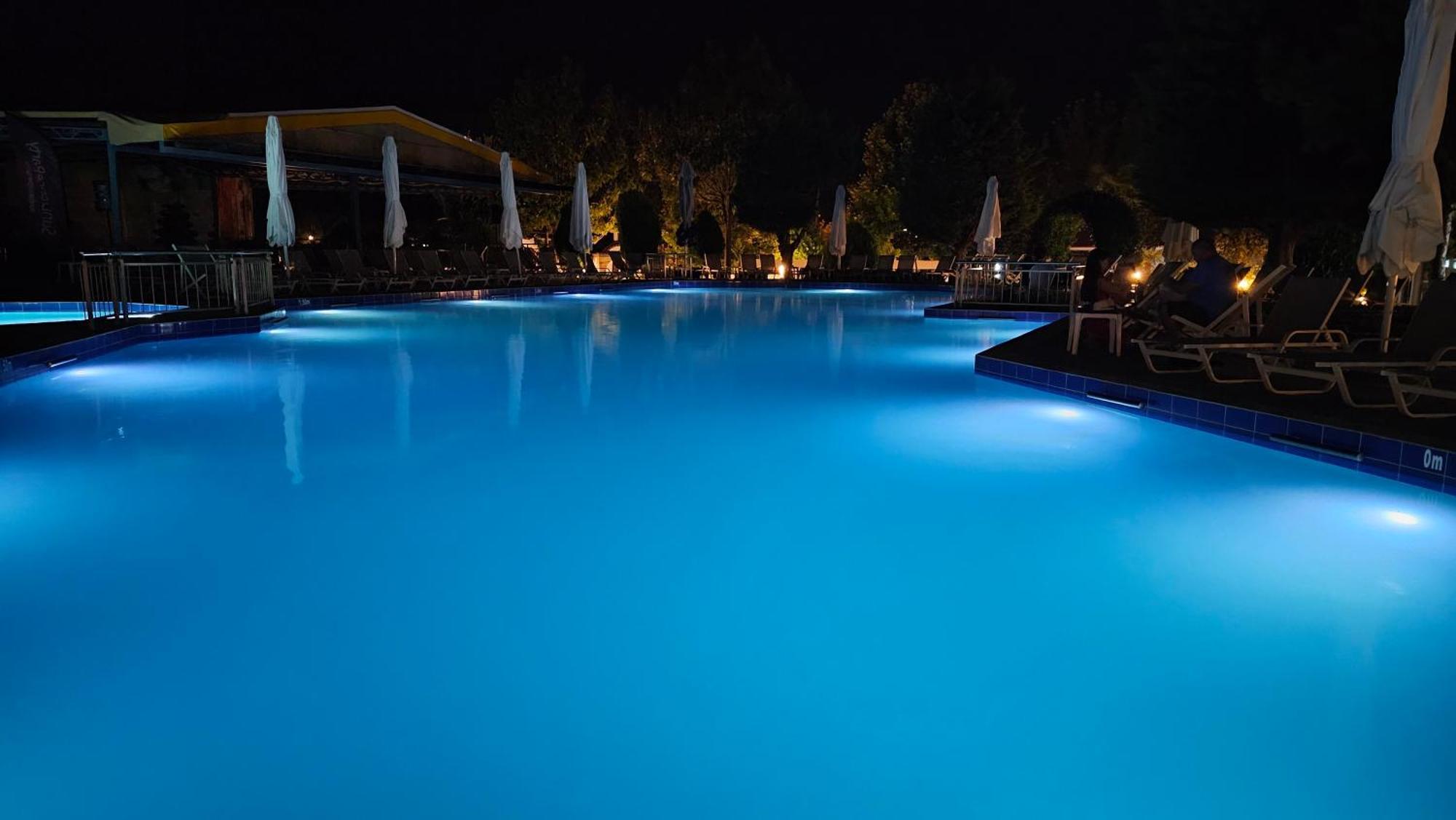 Grand Platon Hotel Olympiaki Akti Bagian luar foto