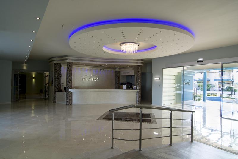 Grand Platon Hotel Olympiaki Akti Bagian luar foto